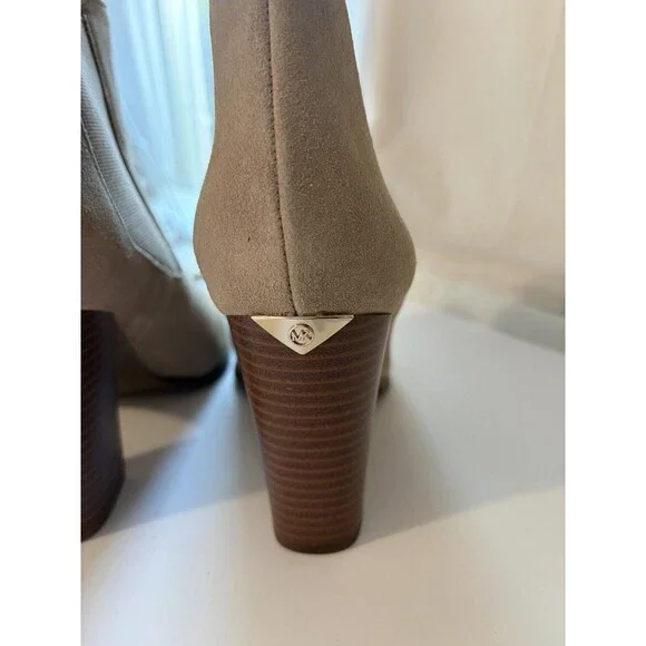 Michael Kors Suede Chelsea Ankle Boots Beige Block Heel Booties 7 Womens 7M - Picture 5 of 6